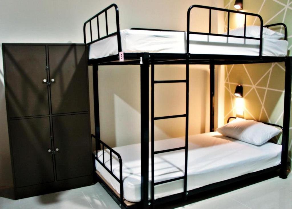 Link Corner Hostel Бангкок Номер фото