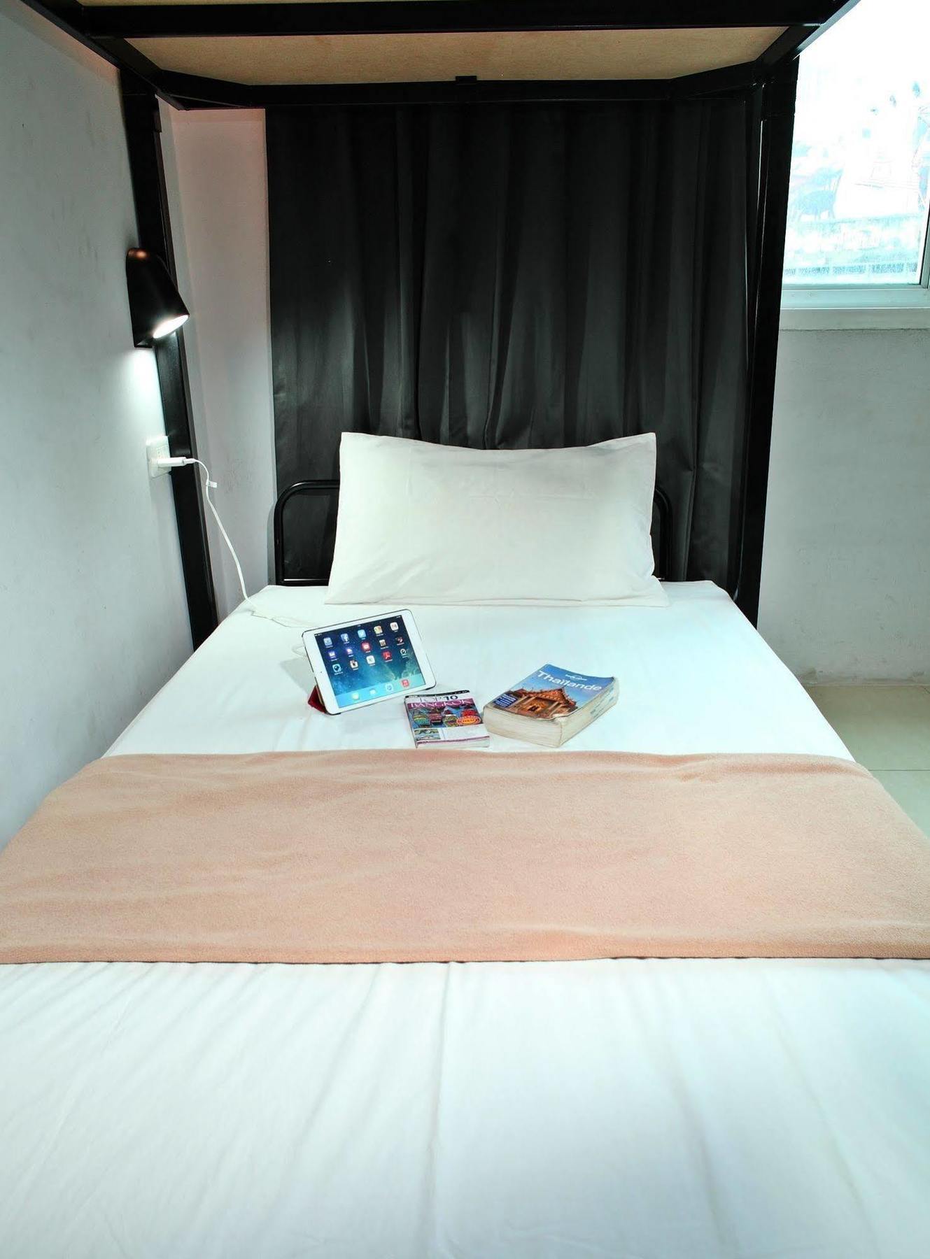 Link Corner Hostel Бангкок Екстер'єр фото